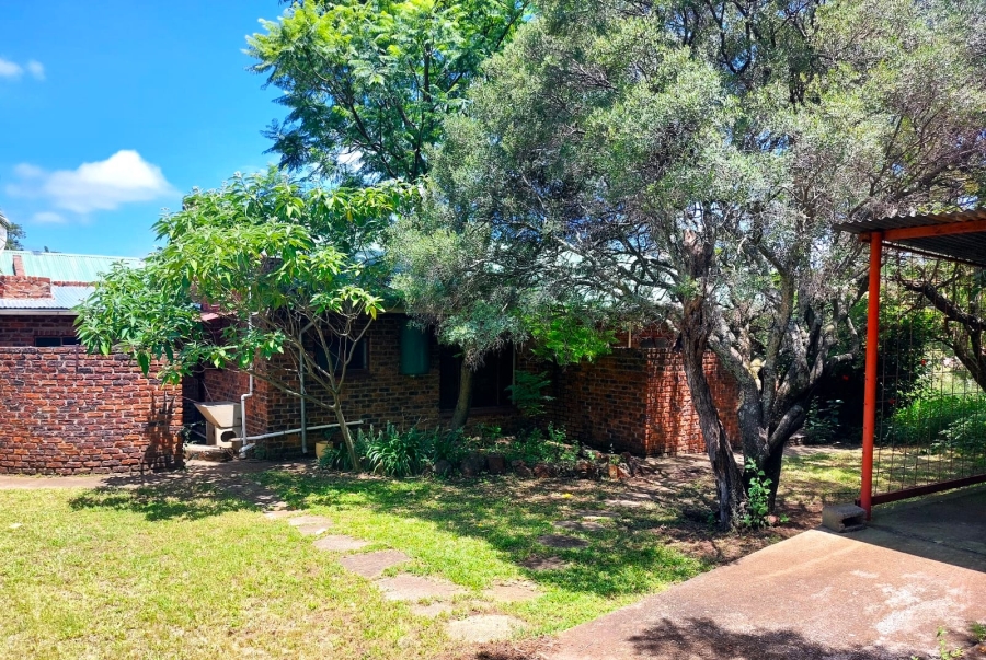 8 Bedroom Property for Sale in Swartruggens North West